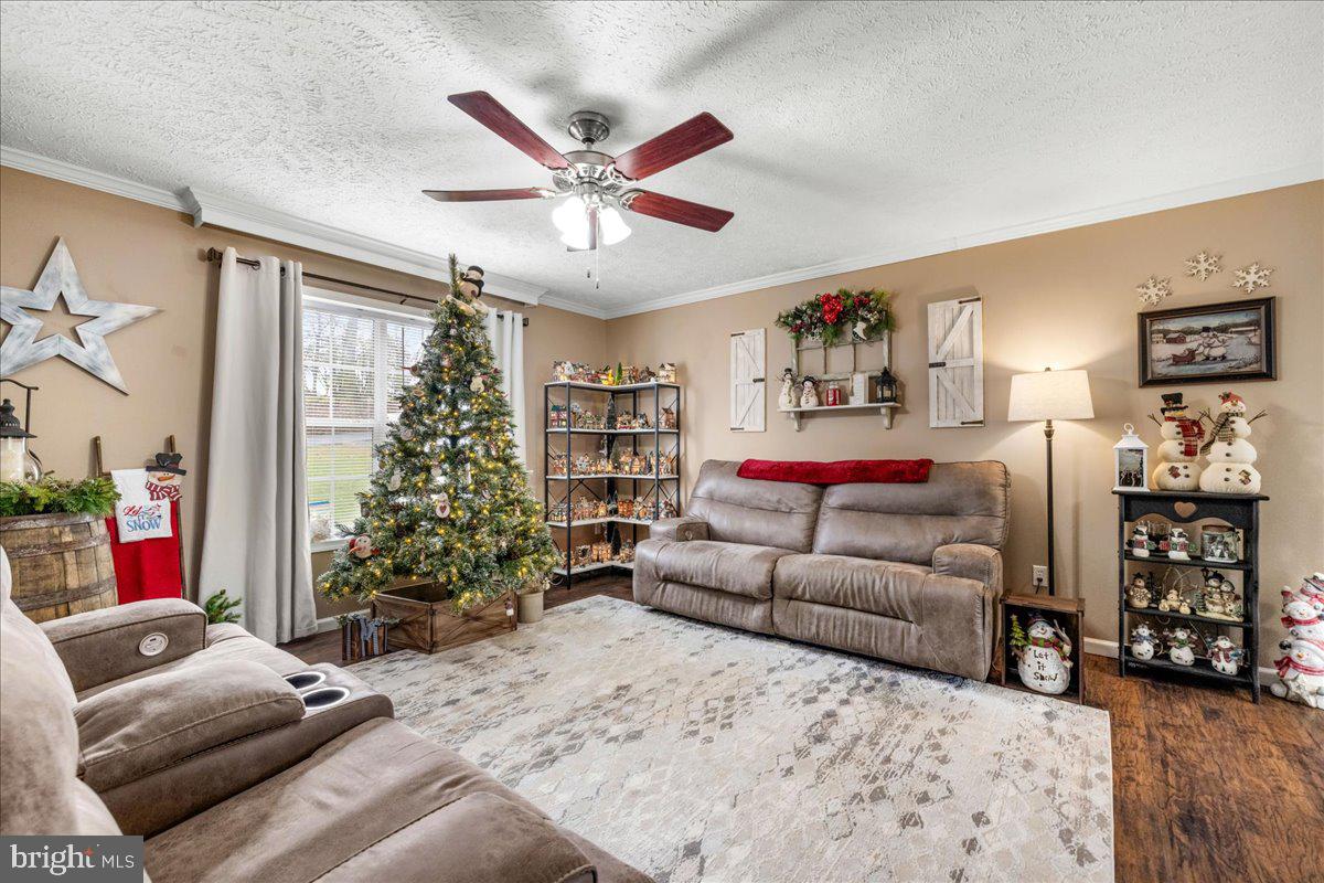 1633 Snyderville Rd