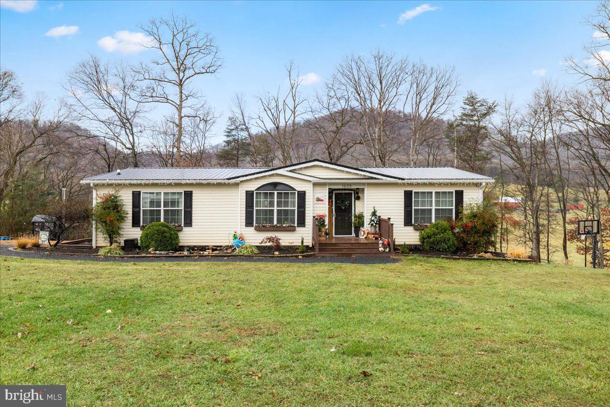1633 Snyderville Rd