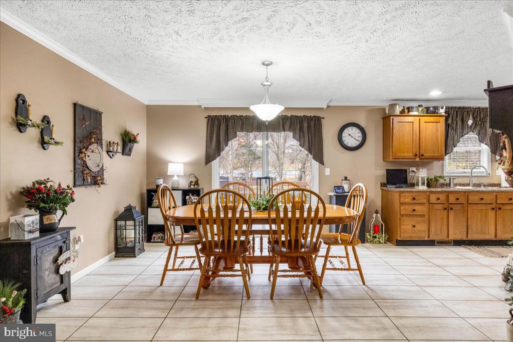 1633 Snyderville Rd