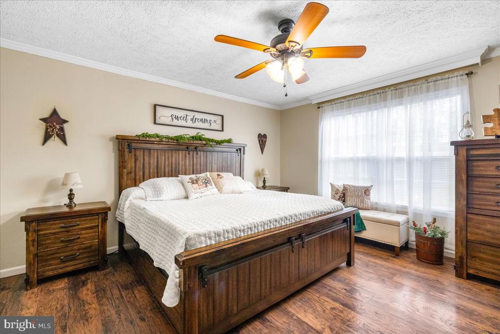 1633 Snyderville Rd