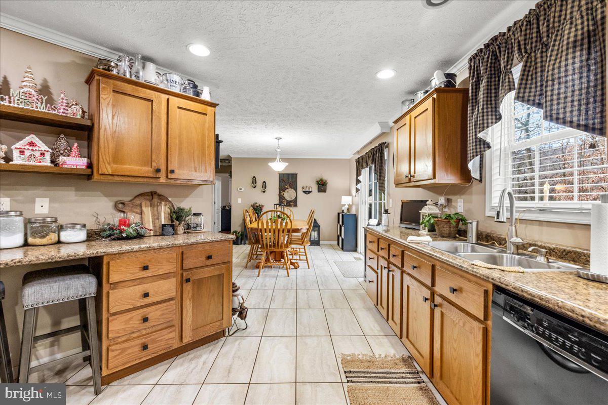 1633 Snyderville Rd