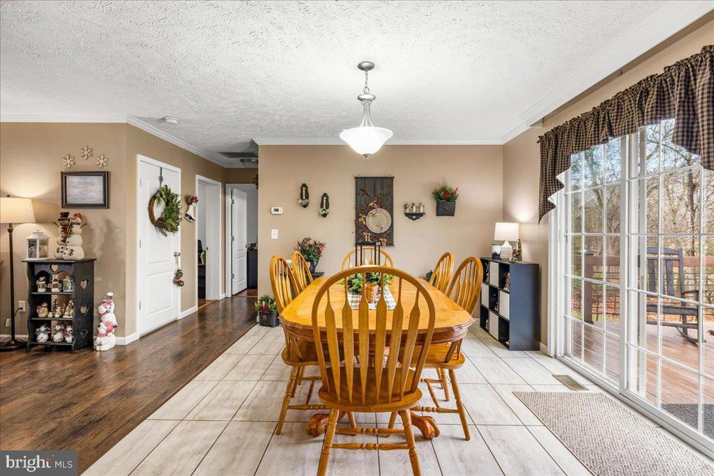1633 Snyderville Rd