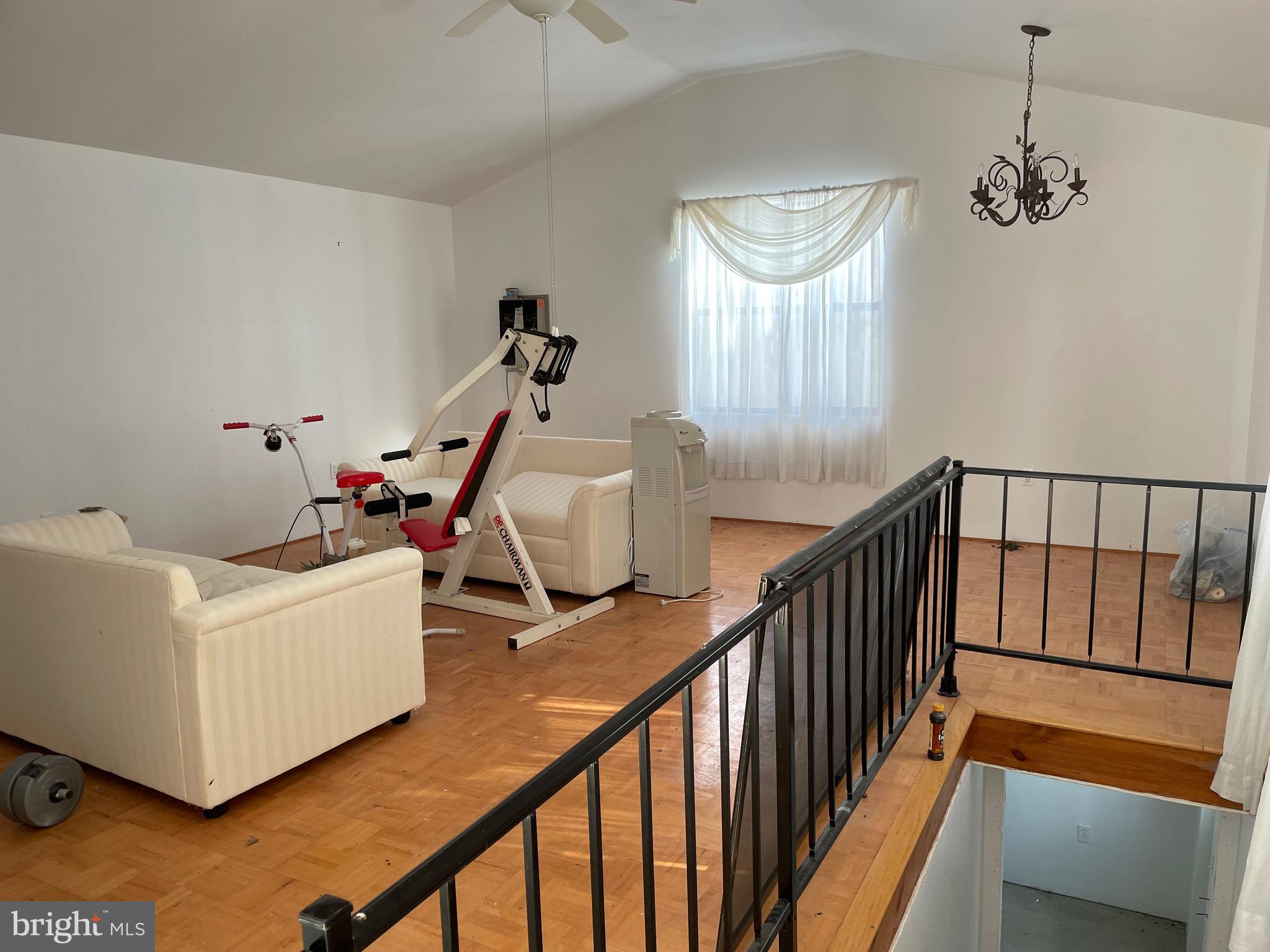 633 Snyders Ridge Rd