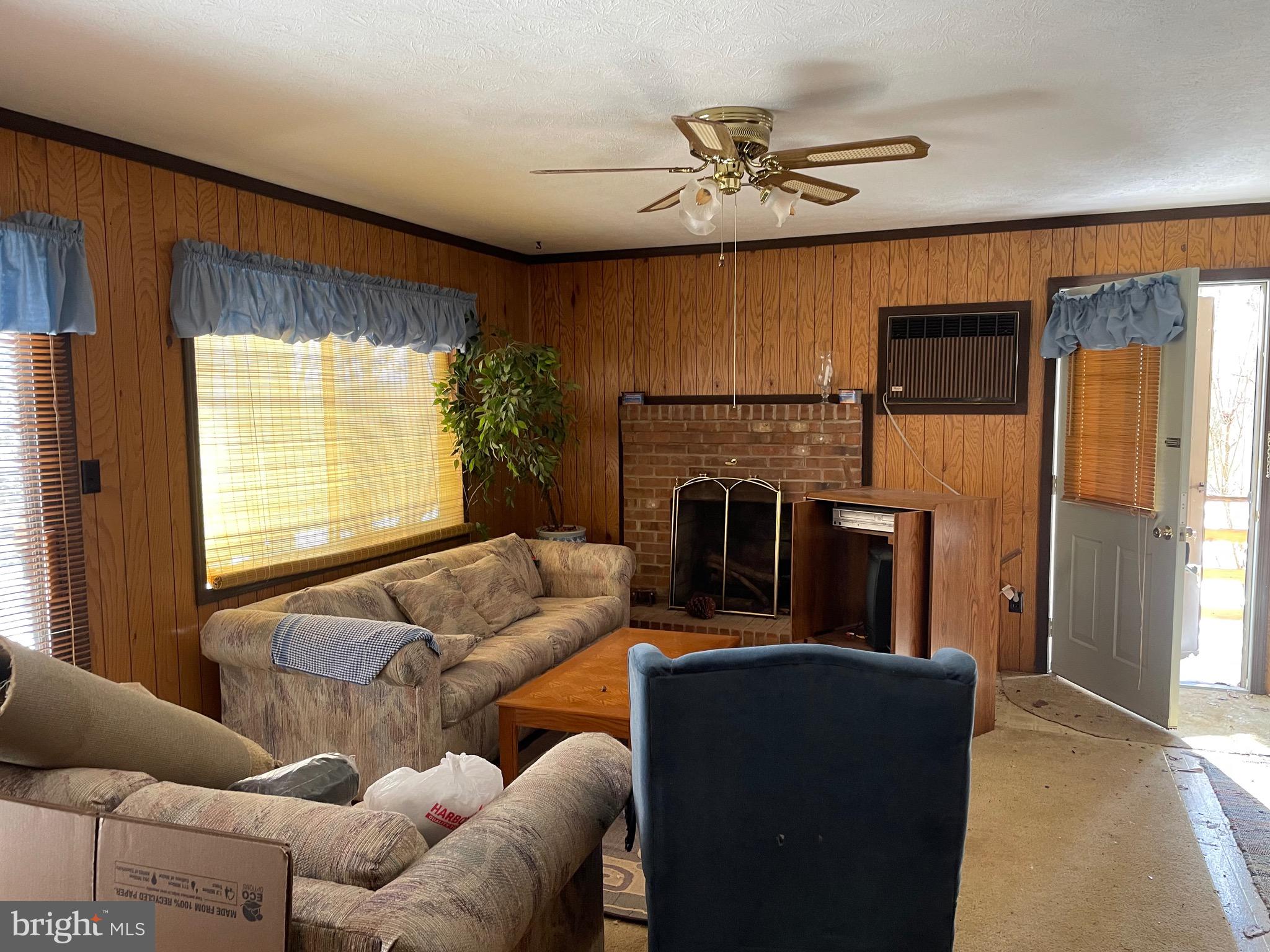 633 Snyders Ridge Rd