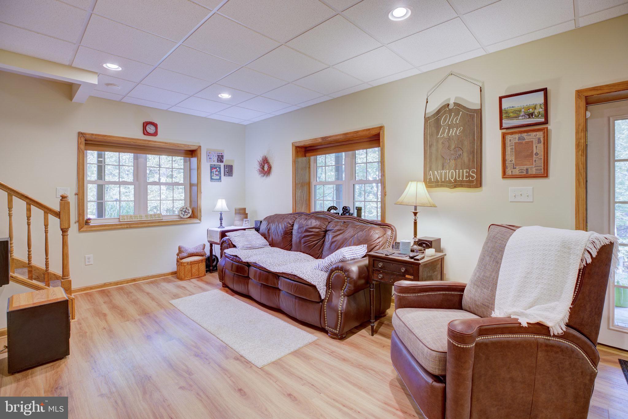 370 Hemlock Ct
