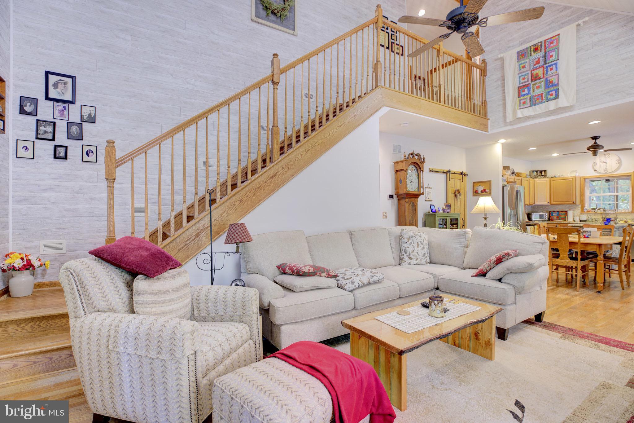 370 Hemlock Ct