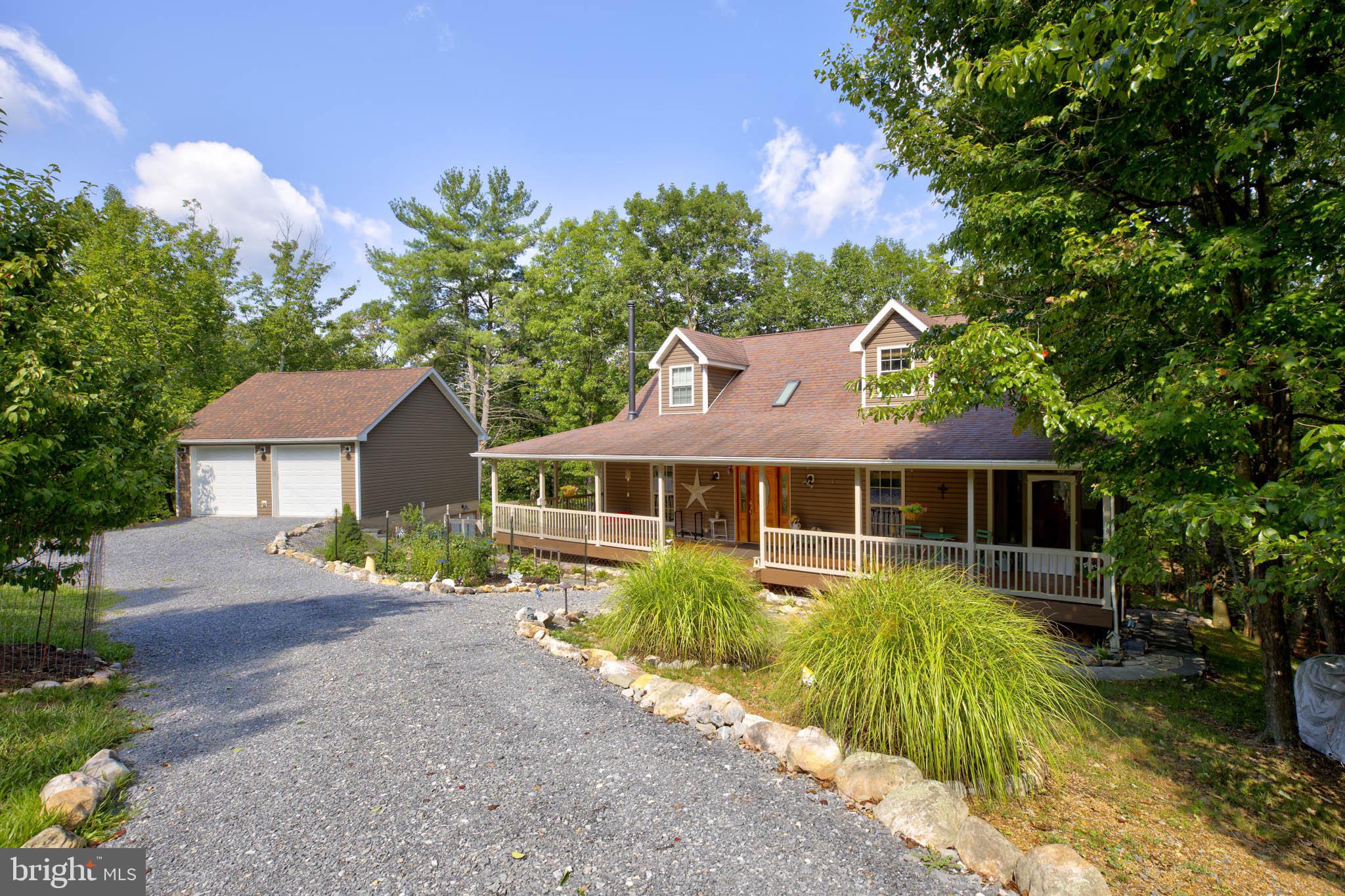 370 Hemlock Ct