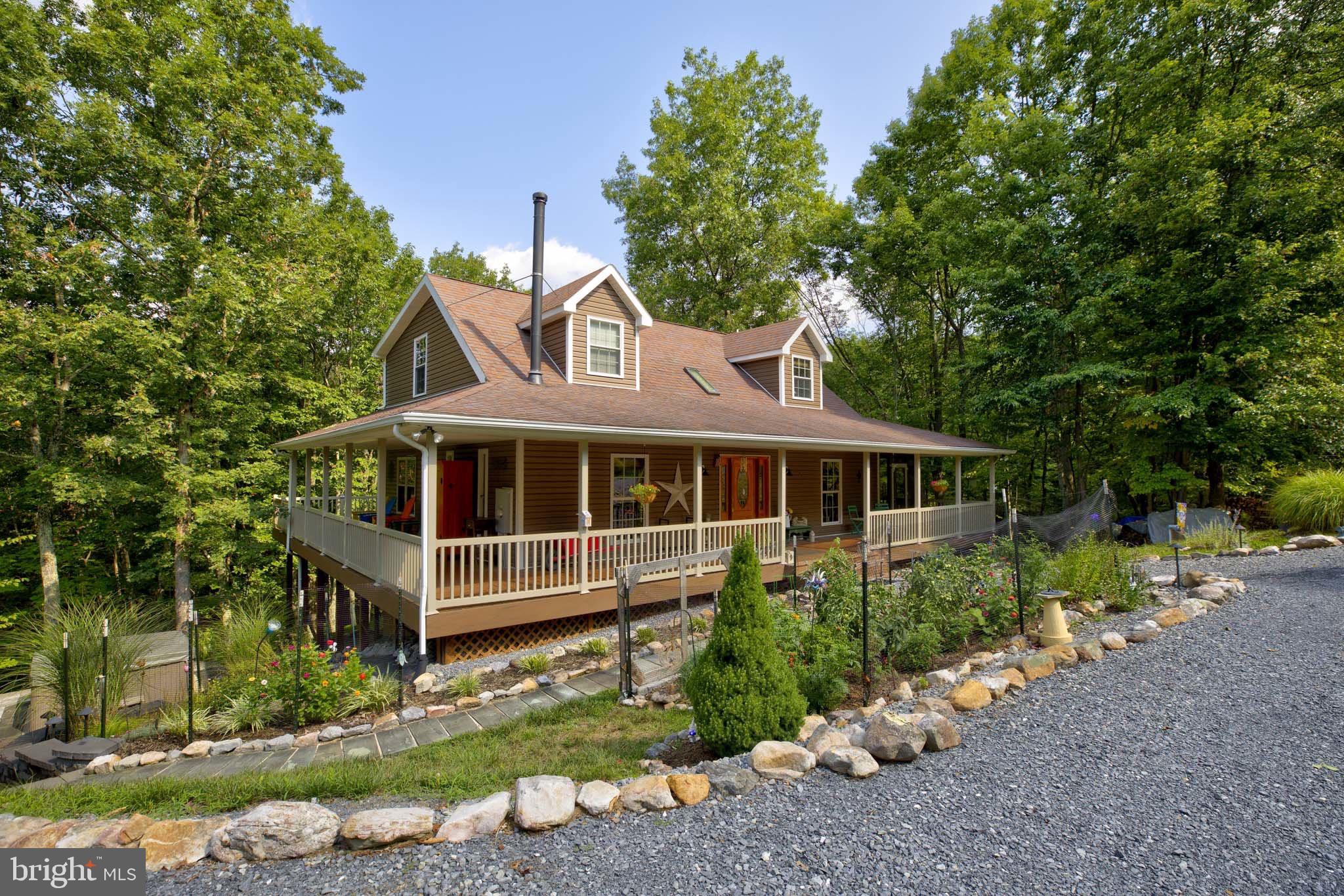 370 Hemlock Ct