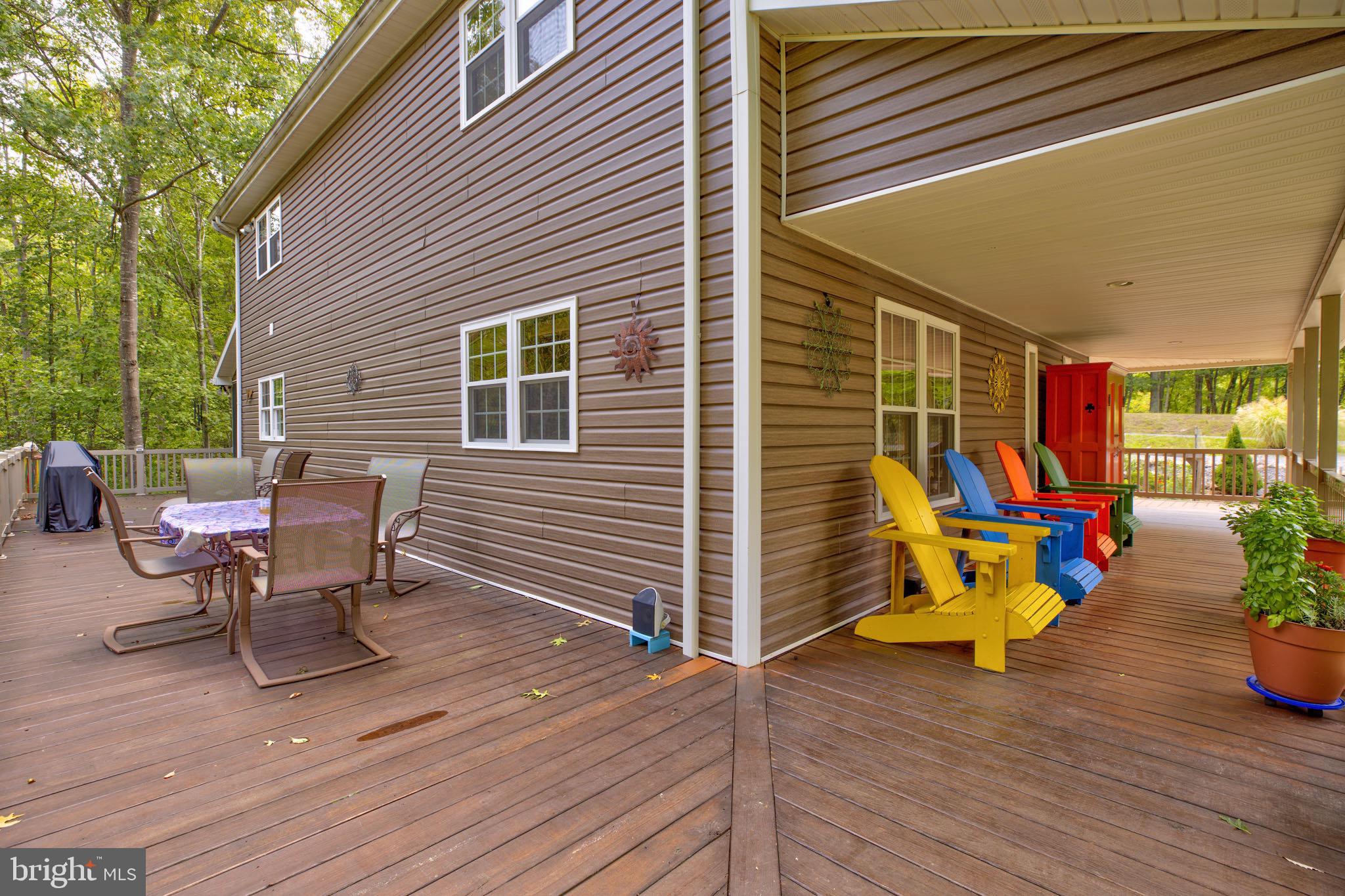 370 Hemlock Ct