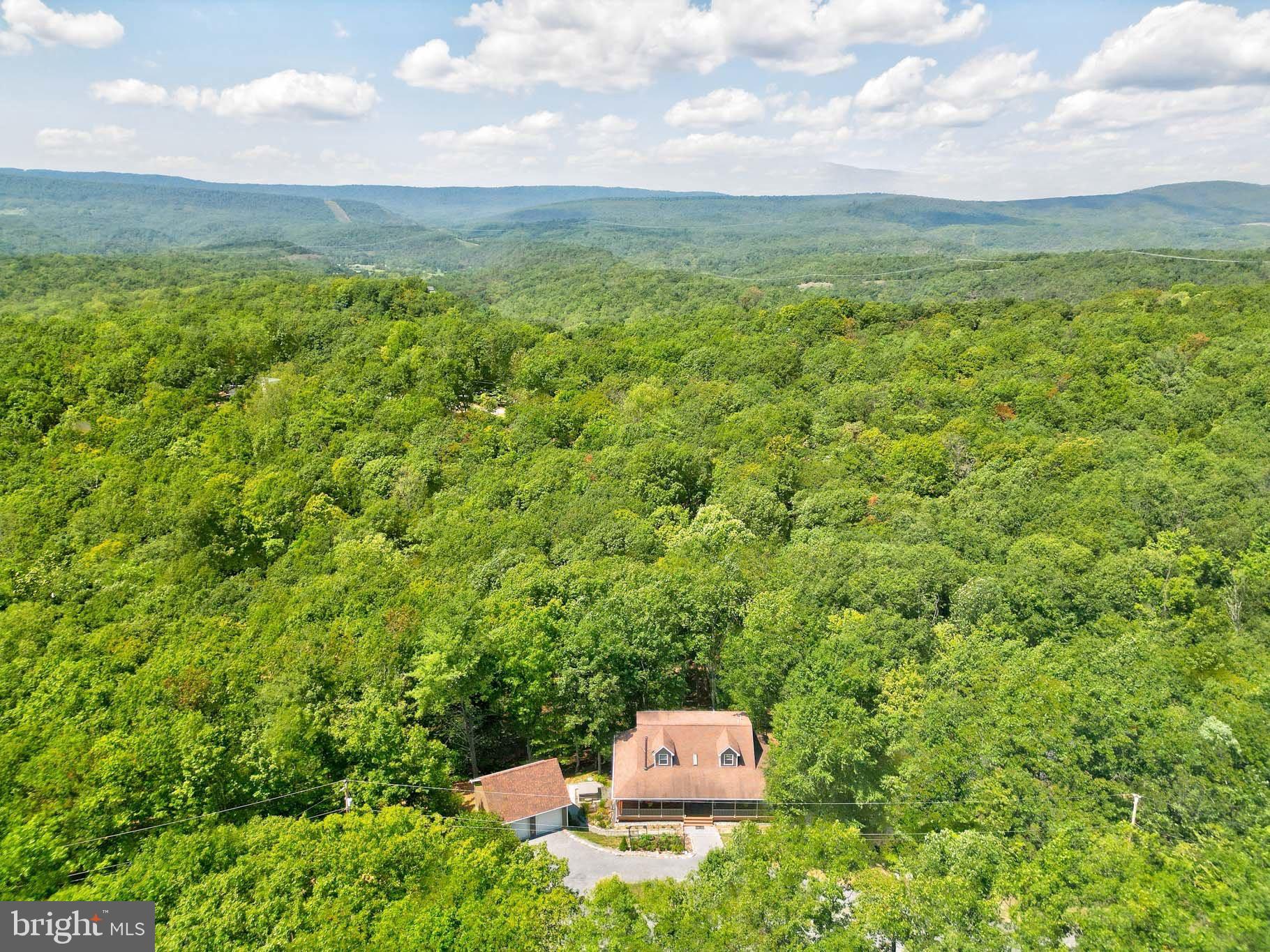 370 Hemlock Ct