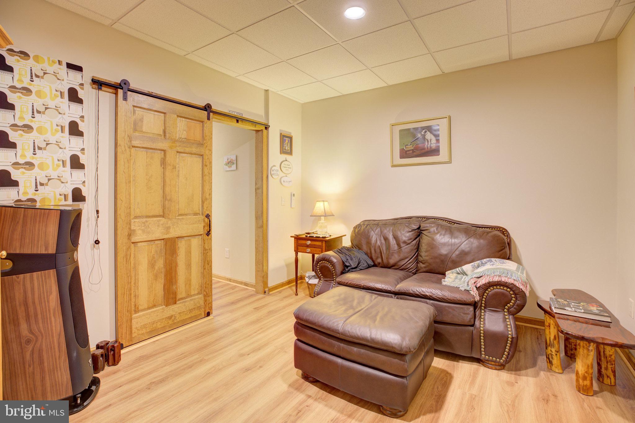 370 Hemlock Ct