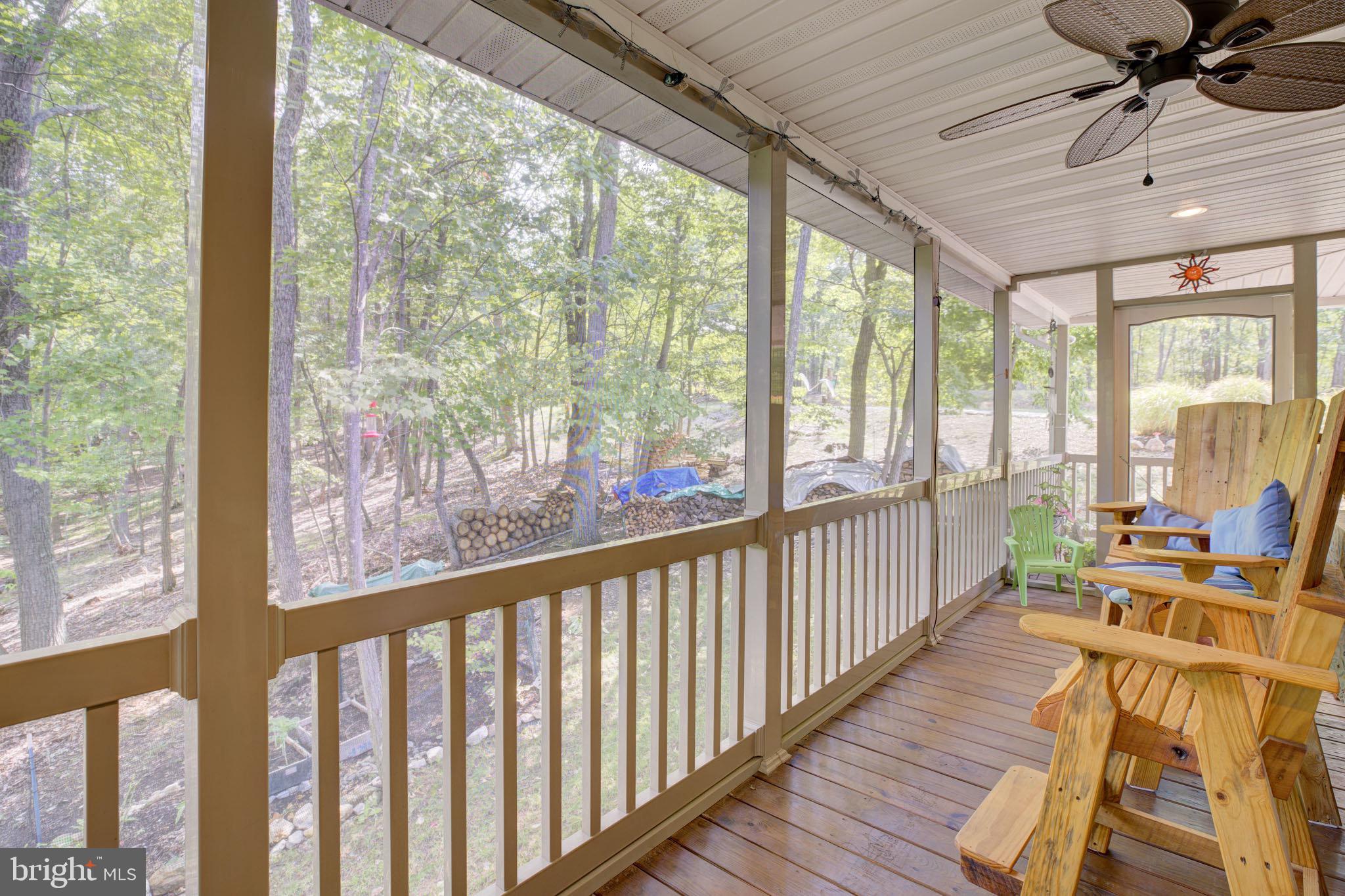 370 Hemlock Ct