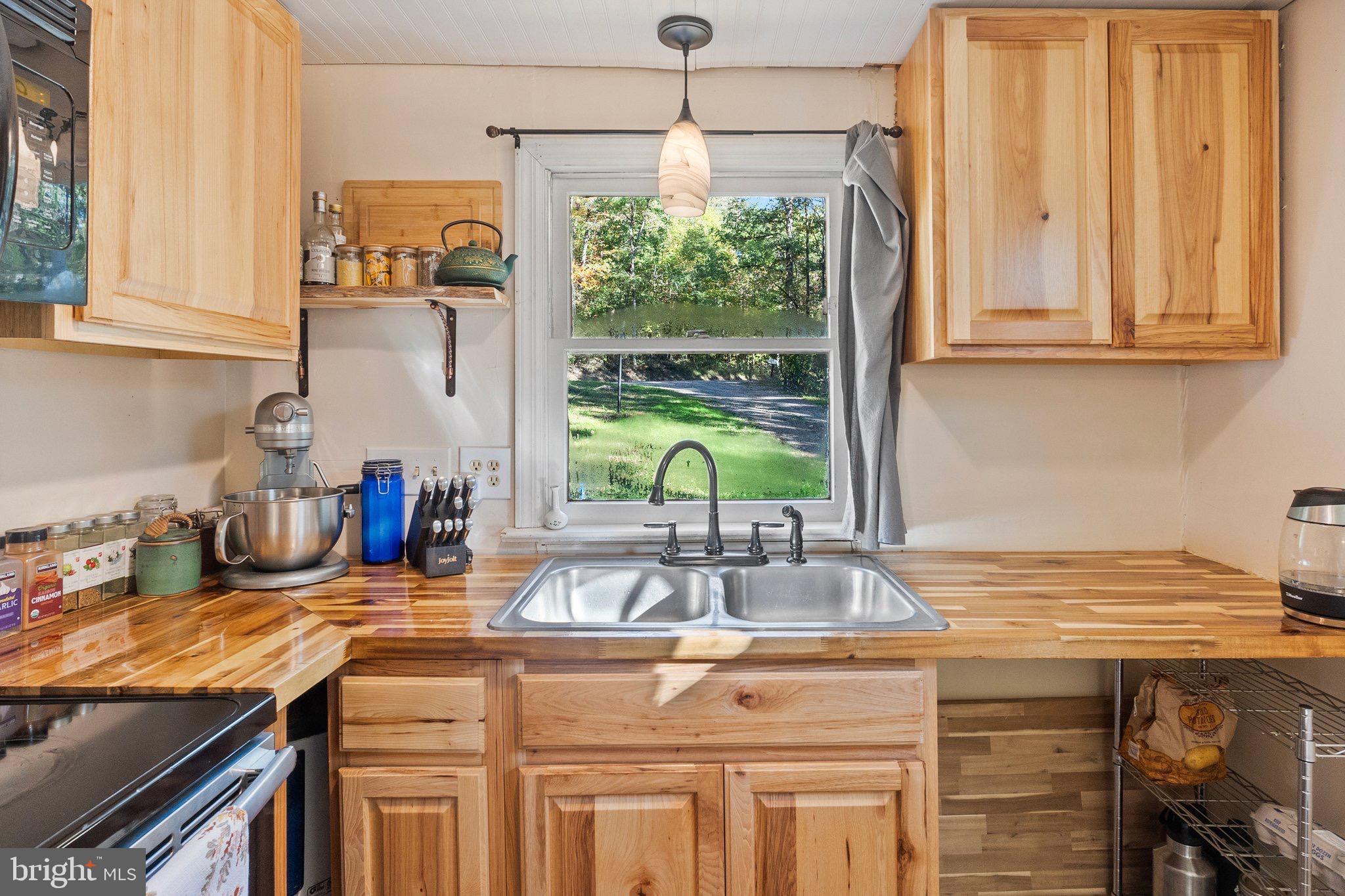 1454 PIN OAK ROAD