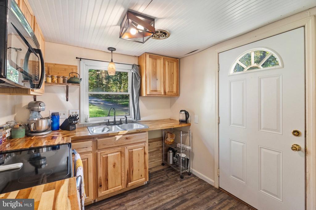 1454 PIN OAK ROAD
