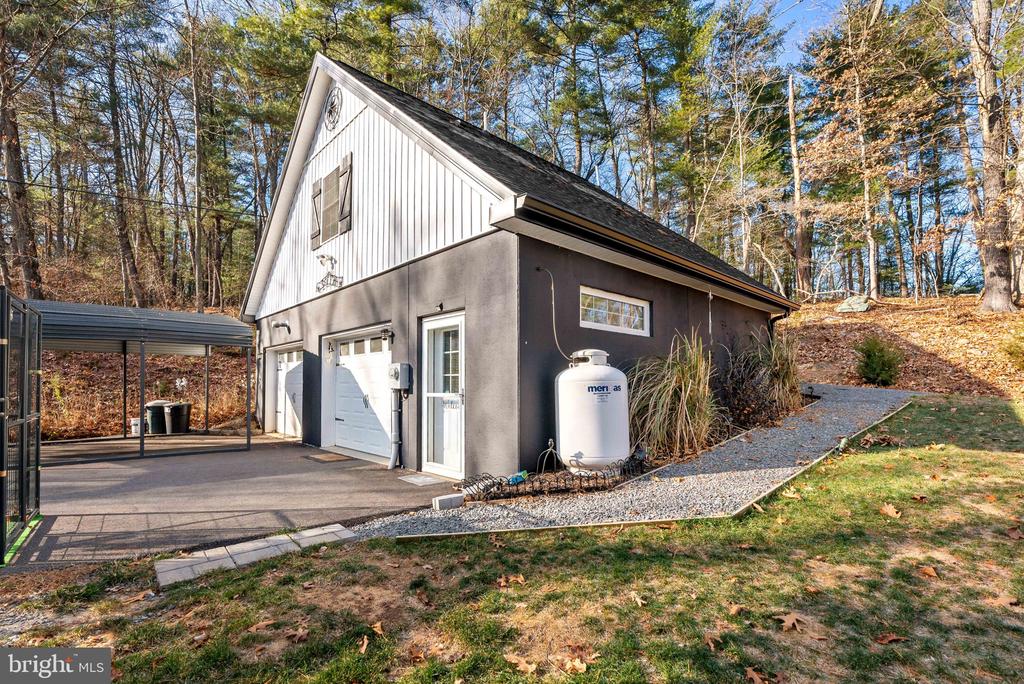 448 FALLS RD