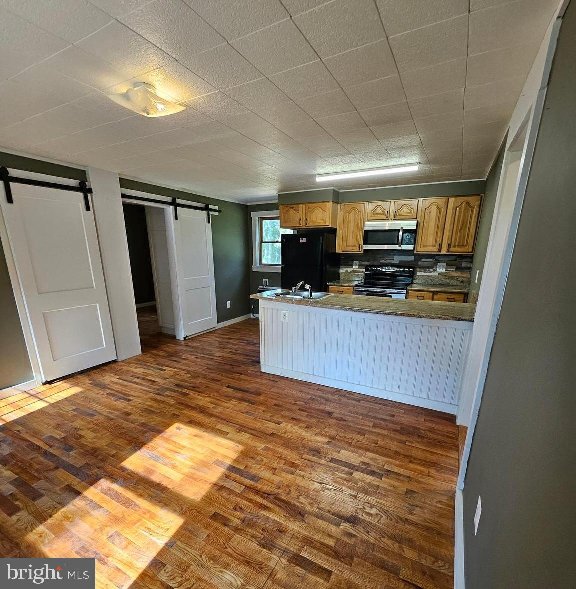 136 N Pioneer Ln