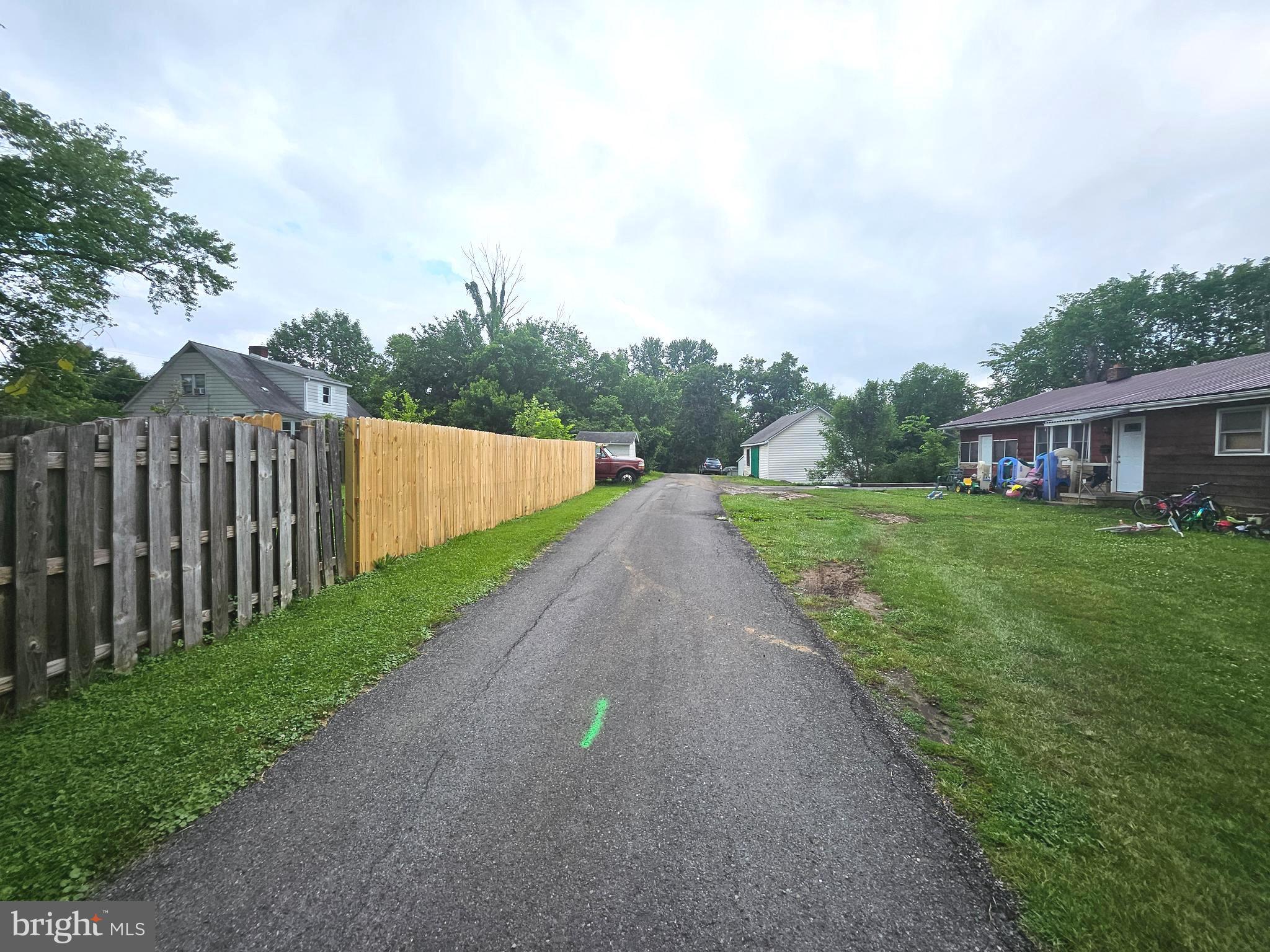 449 Harmison Ln