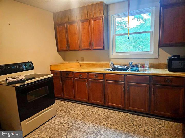 449, 449 1/2, 451 HARMISON LANE