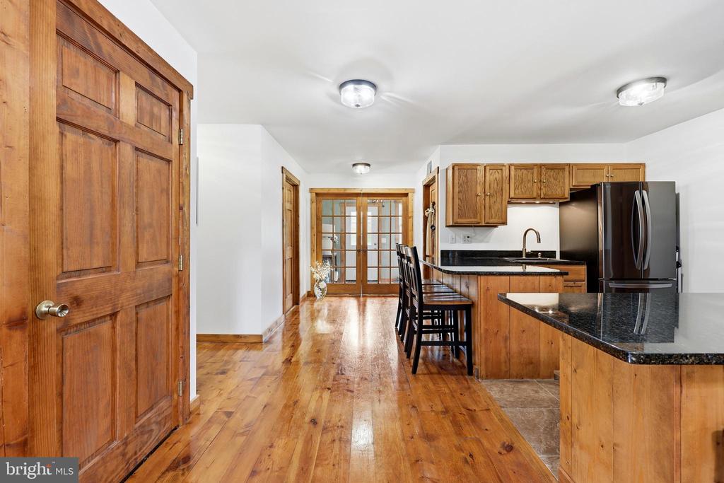 839 LAKE FERNDALE