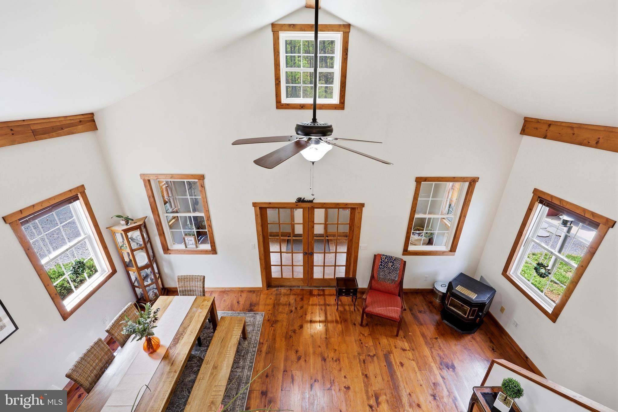 839 LAKE FERNDALE