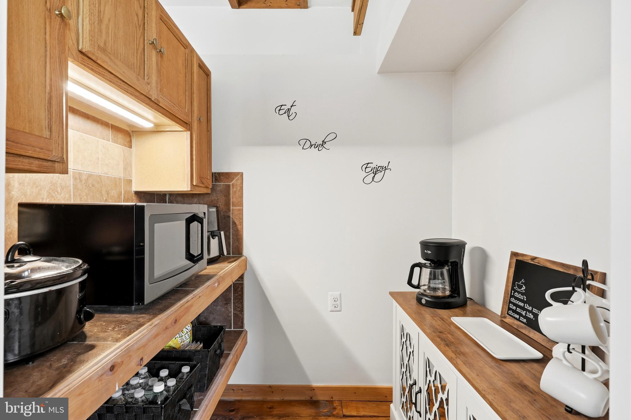 839 LAKE FERNDALE