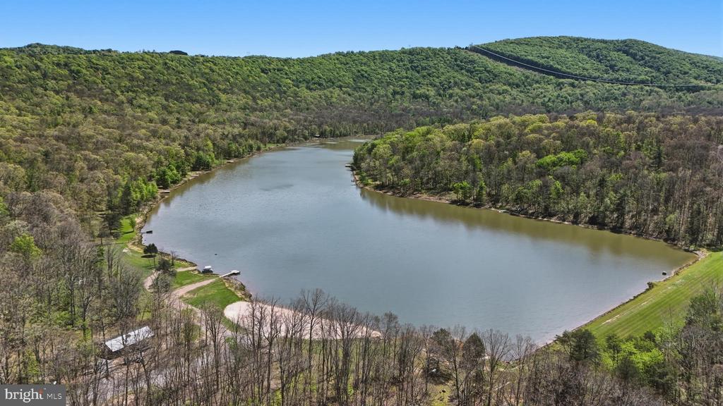 839 LAKE FERNDALE