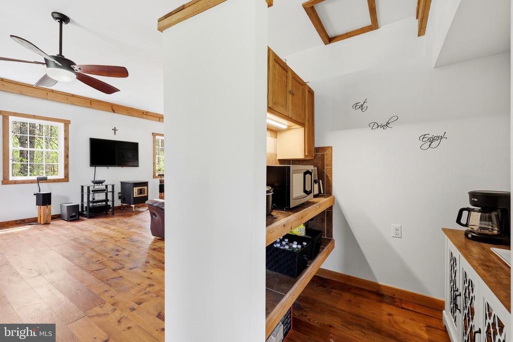 839 LAKE FERNDALE