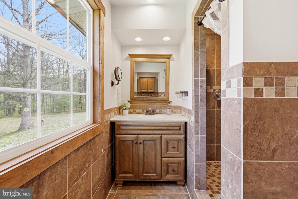 839 LAKE FERNDALE
