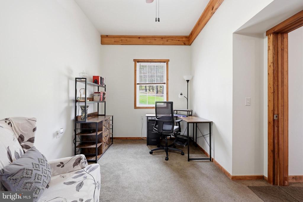 839 LAKE FERNDALE