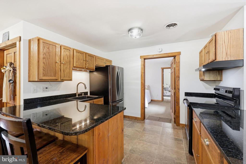 839 LAKE FERNDALE