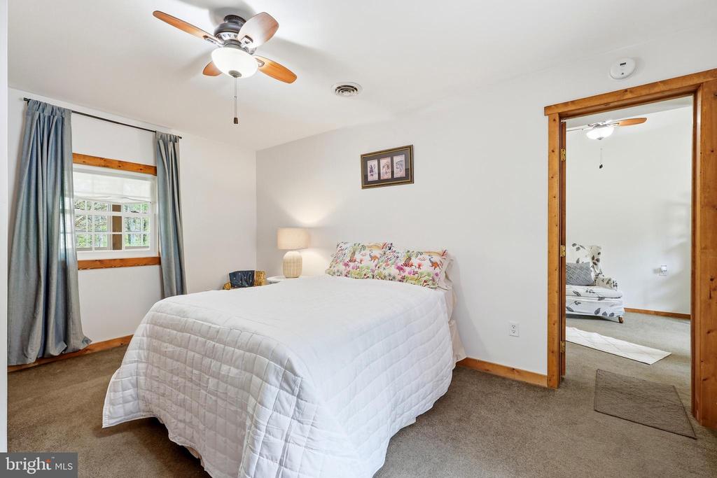839 LAKE FERNDALE