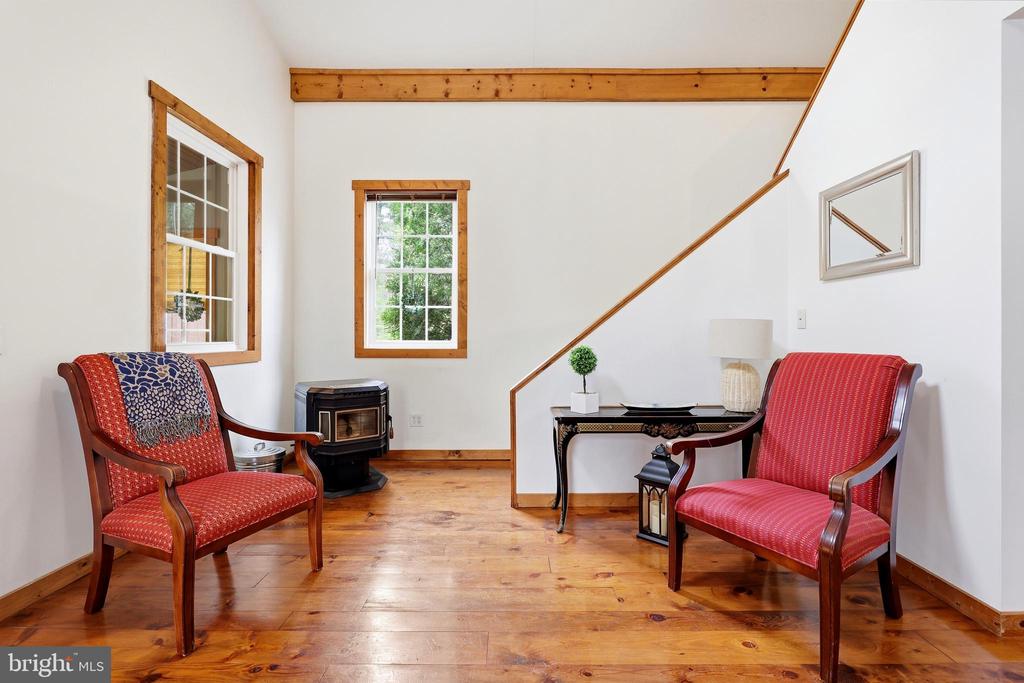 839 LAKE FERNDALE