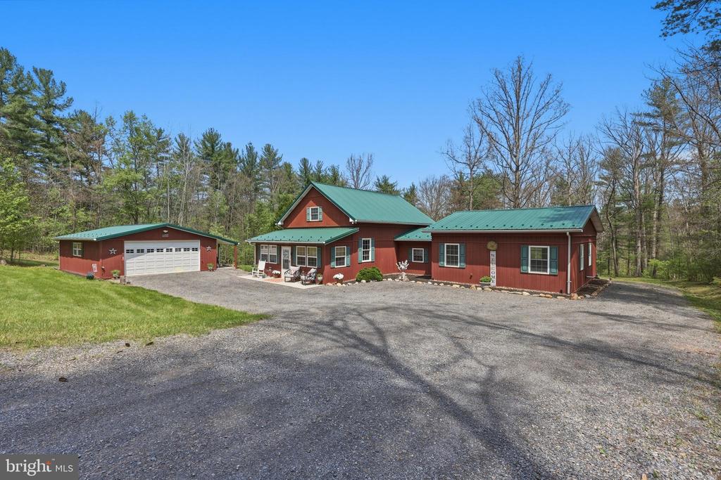 839 LAKE FERNDALE