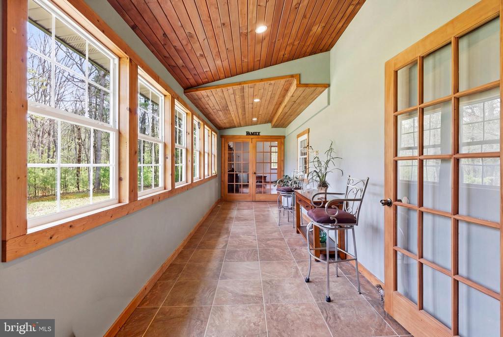 839 LAKE FERNDALE