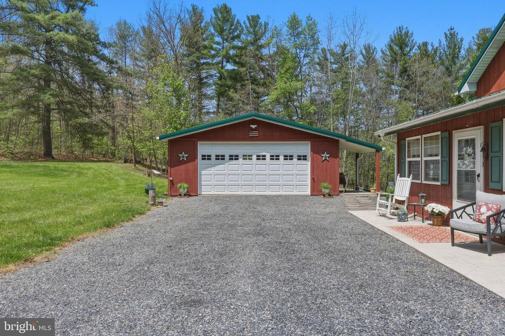 839 LAKE FERNDALE