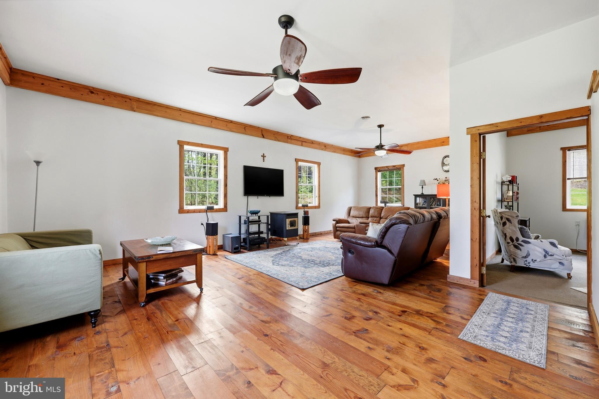 839 LAKE FERNDALE