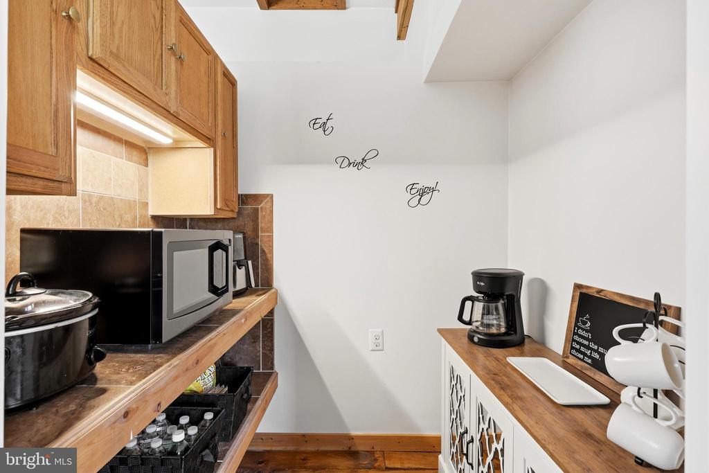 839 LAKE FERNDALE
