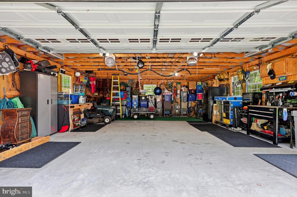 839 LAKE FERNDALE