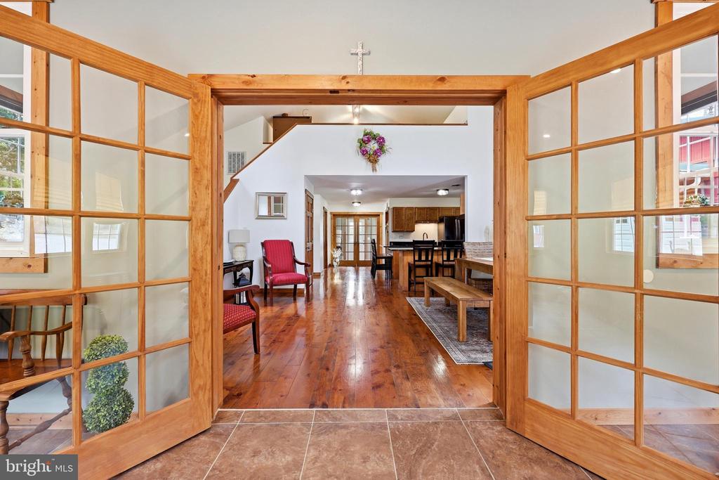 839 LAKE FERNDALE