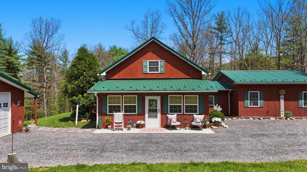 839 LAKE FERNDALE