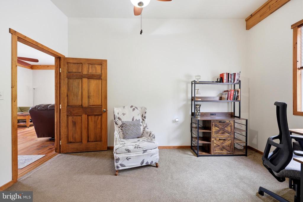 839 LAKE FERNDALE