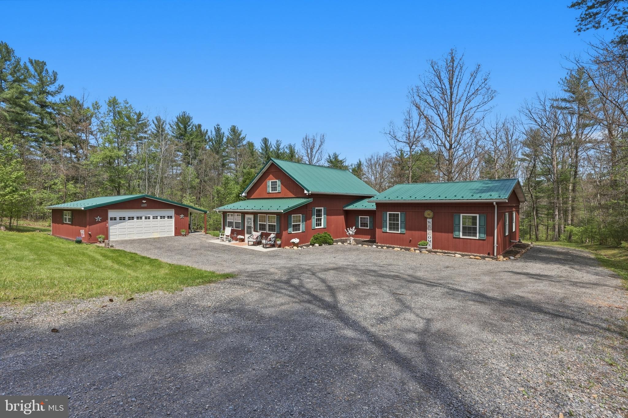 839 LAKE FERNDALE