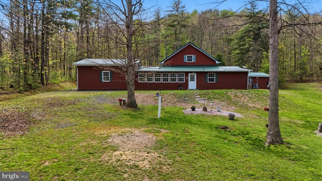 839 LAKE FERNDALE