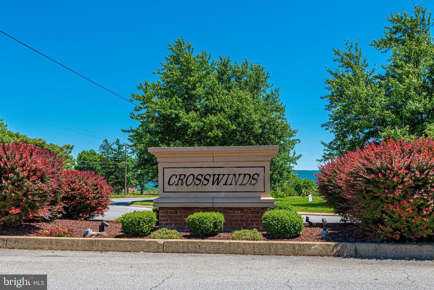 925 Crosswinds DRIVE