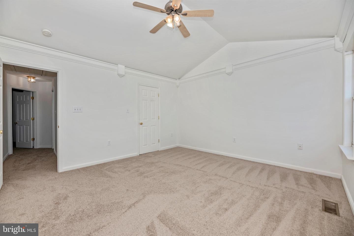 925 Crosswinds DRIVE