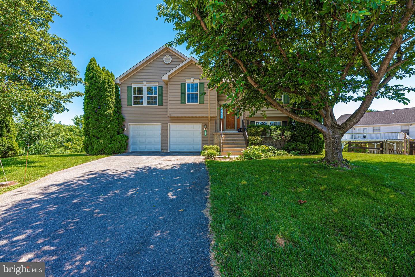 925 Crosswinds DRIVE