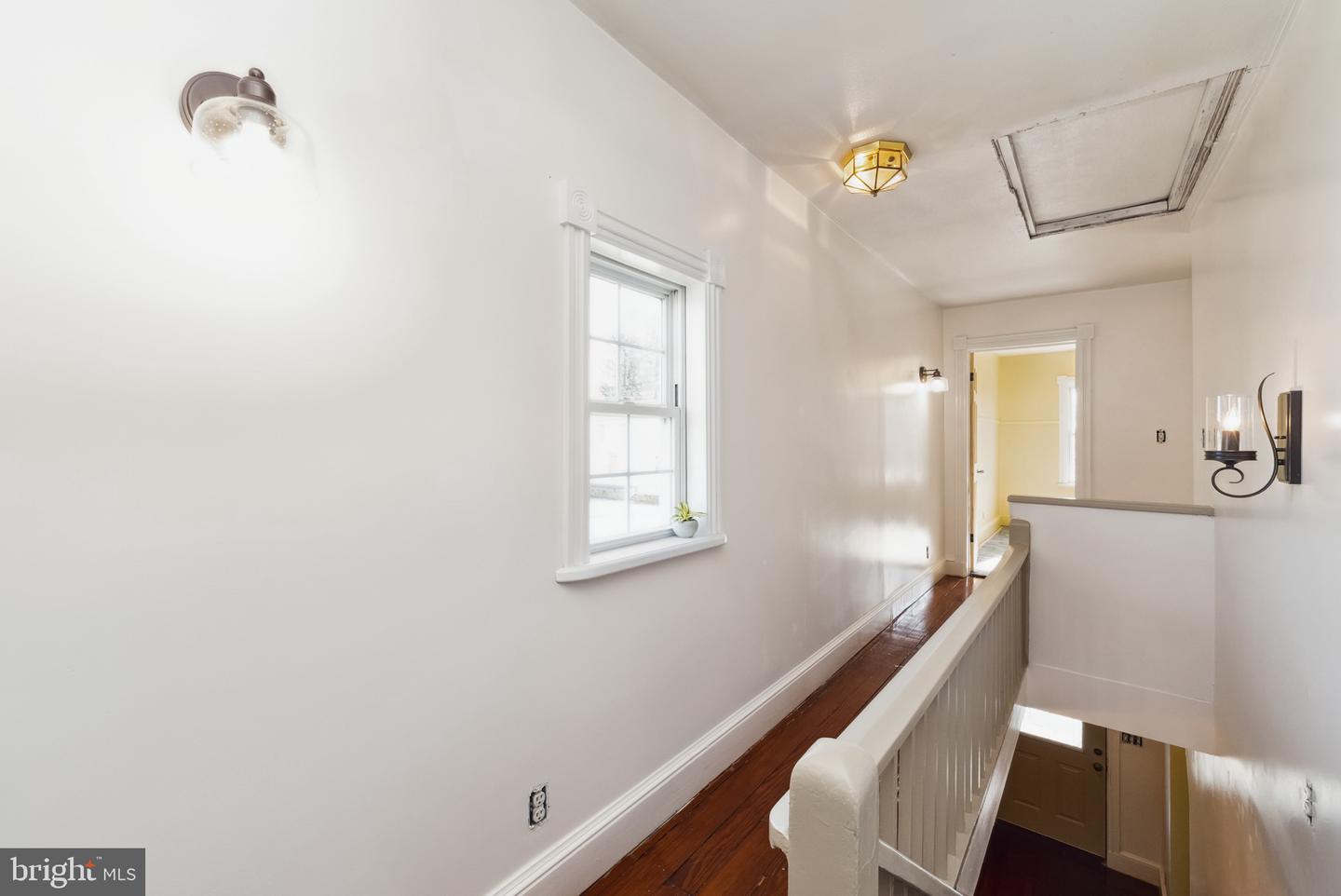 104 W 7th AVENUE
