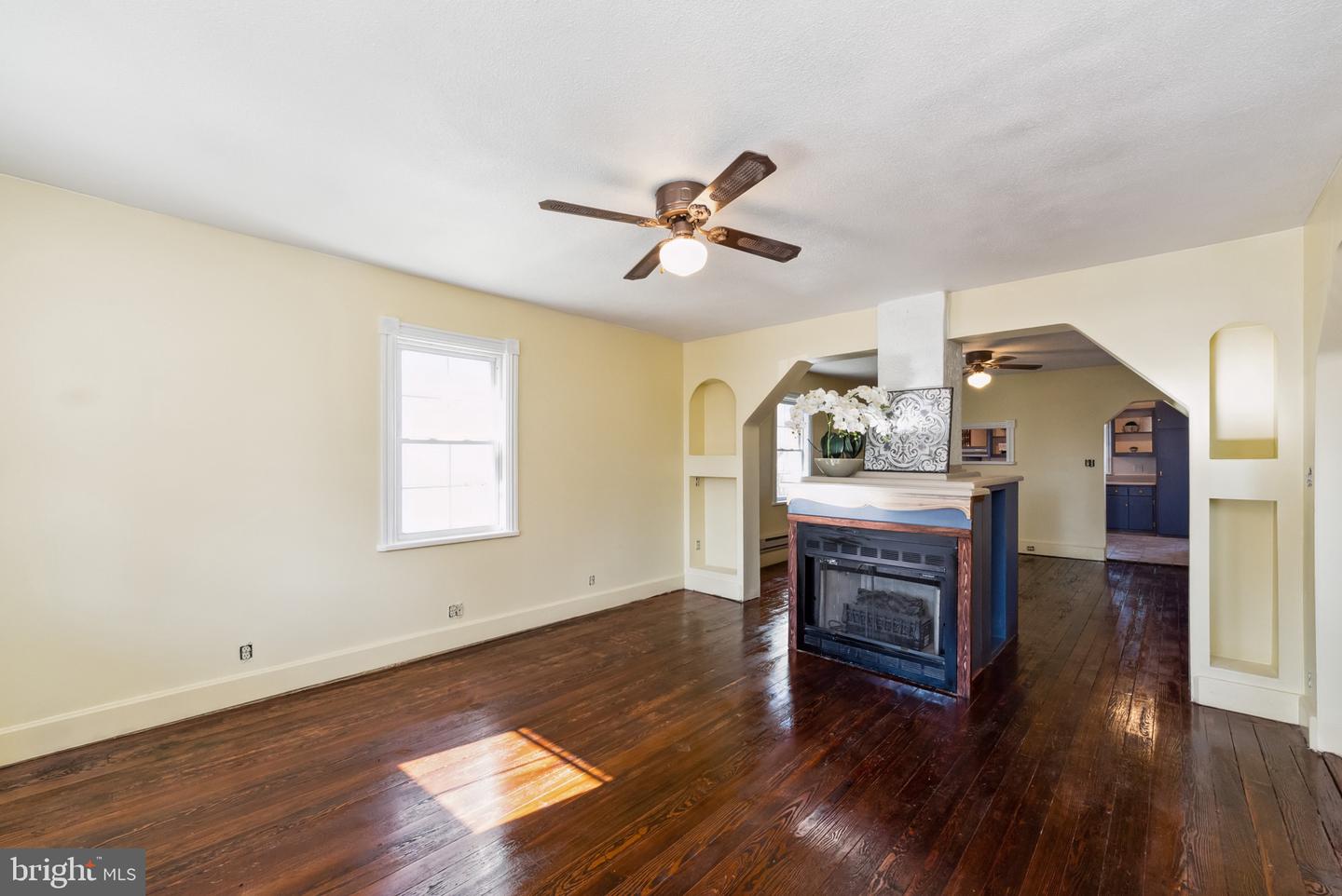 104 W 7th AVENUE