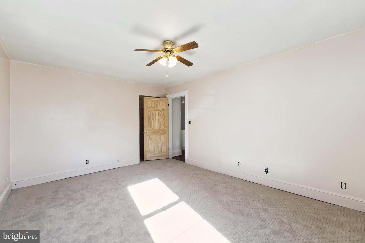104 W 7th AVENUE
