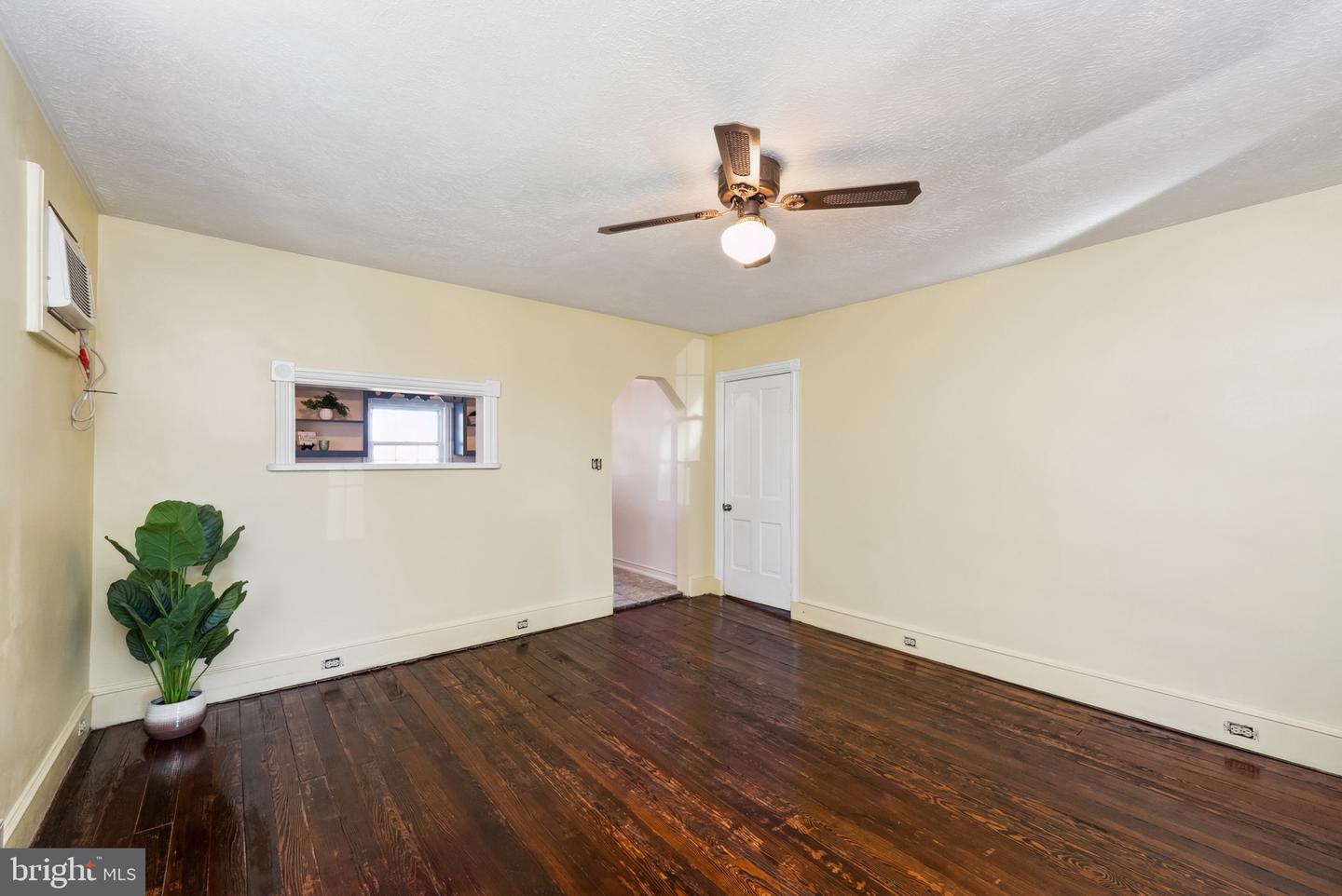 104 W 7th AVENUE